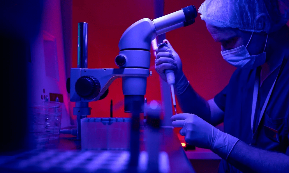 Chấn động: Người hiến tinh trùng mang gene gây ung thư làm cha của gần 200 đứa trẻ, có em mắc đến 2 loại ung thư hoặc tử vong