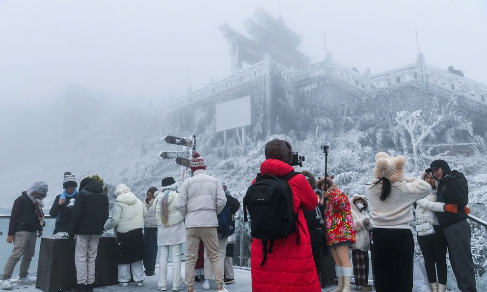 Chiều nay: Một nơi tại Việt Nam xuống 1 độ C, tuyết đã rơi!