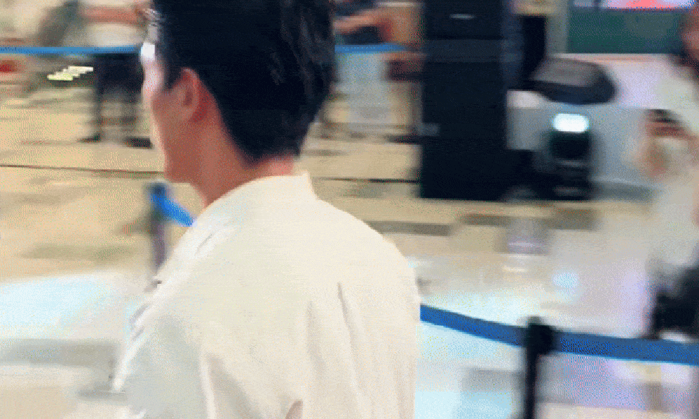 Cõi mạng phát điên vì anh lái đò đẹp nhất Việt Nam: Visual thần thánh nét căng, đứng ở đâu spotlight ở đó