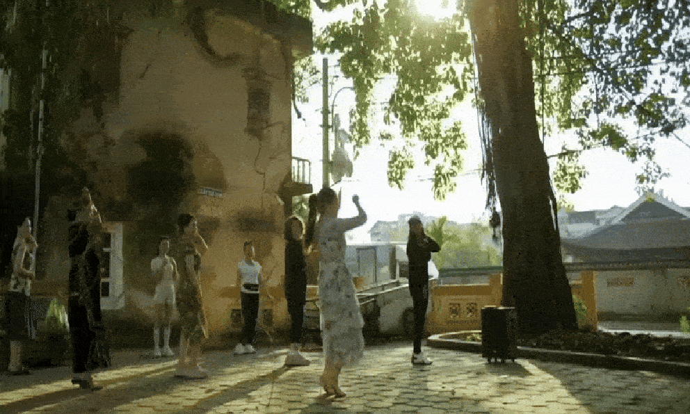 Việt Nam không có mỹ nhân nào U50 vẫn như công chúa thế này đâu: Ăn gì mà đẹp thế, đố ai đoán được tuổi thật