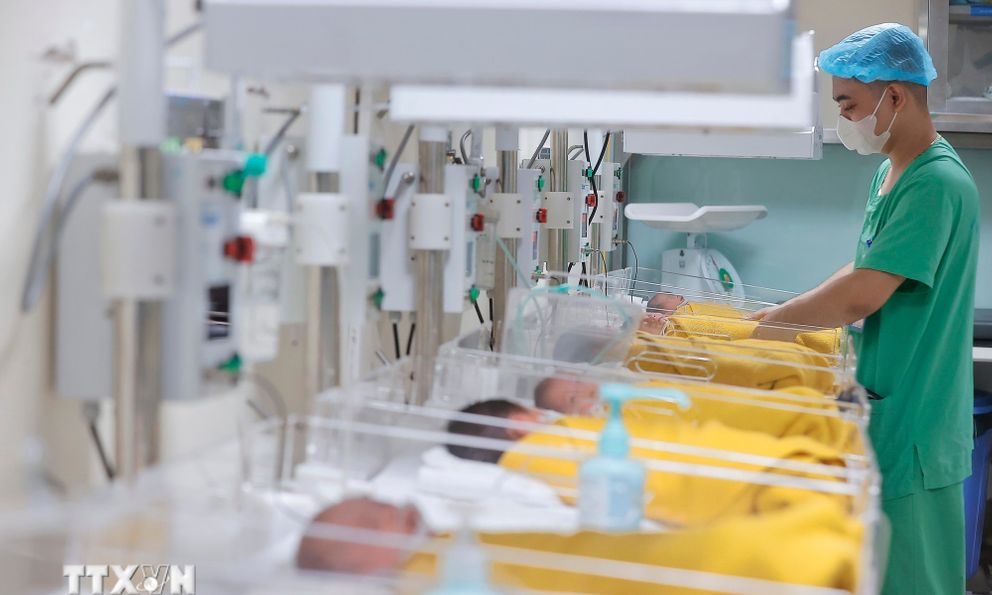 “Yêu nước là sinh đủ 2 con”: Thông điệp mới trước nguy cơ suy giảm dân số tại Việt Nam