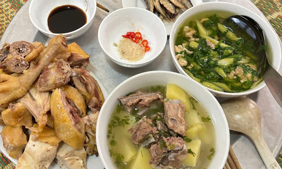 Bức ảnh “bữa ăn sang” hơn 300 nghìn của cặp vợ chồng khiến nhiều người vui lây