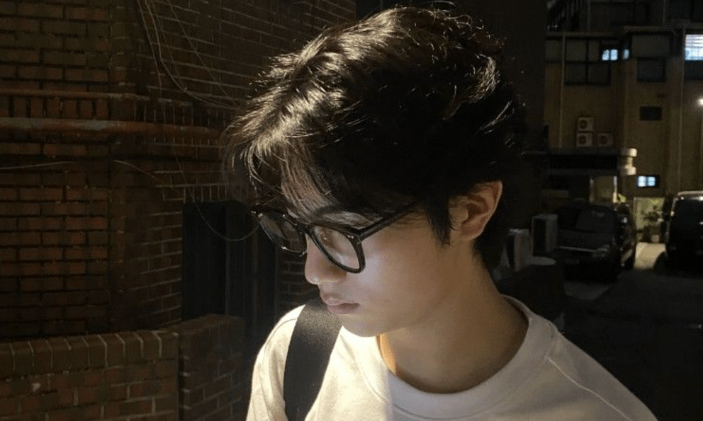 Vì sao có người thích chơi với người EQ thấp?