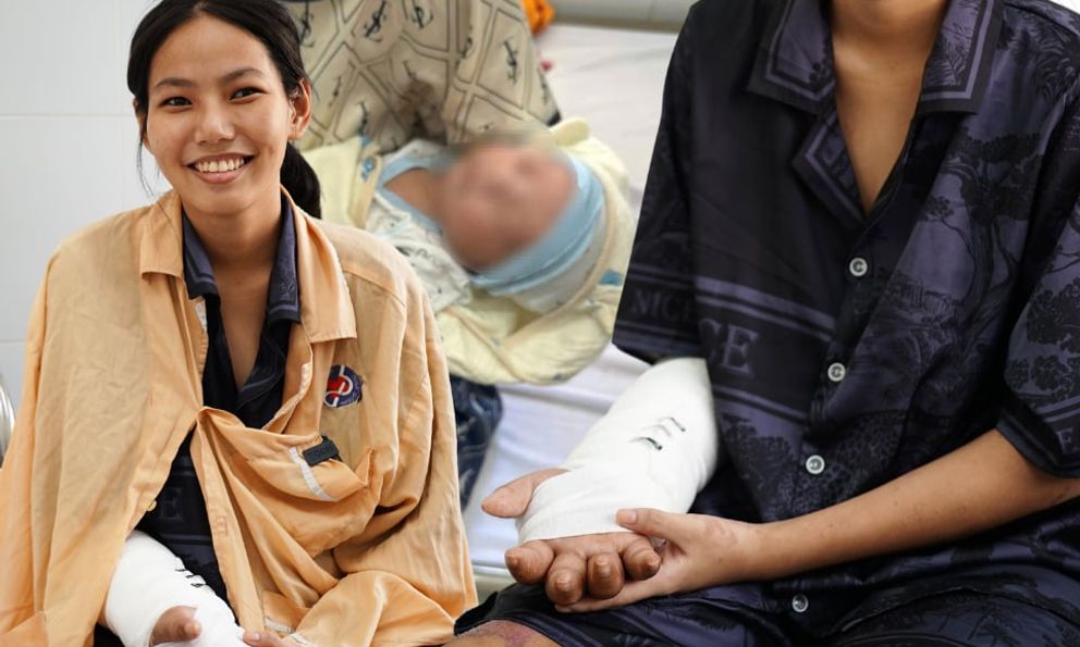 Gặp người mẹ trong ca ghép nối bàn tay được “nuôi” gần 2 tháng dưới chân: “Tết này với chị vậy là trọn vẹn”