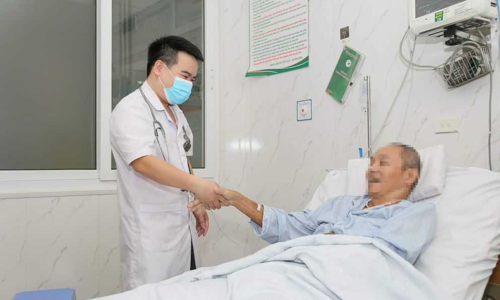  Người đàn ông 53 tuổi đột ngột ngã gục, hôn mê sâu ngay khi vừa chơi tennis, bác sĩ đưa ra khuyến cáo