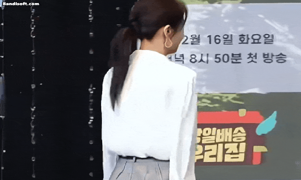 Không thể tin có cặp chị em lệch nhau 16 tuổi: Nhà gái U50 mà quá trẻ, mặt đó phải trừ 20 tuổi