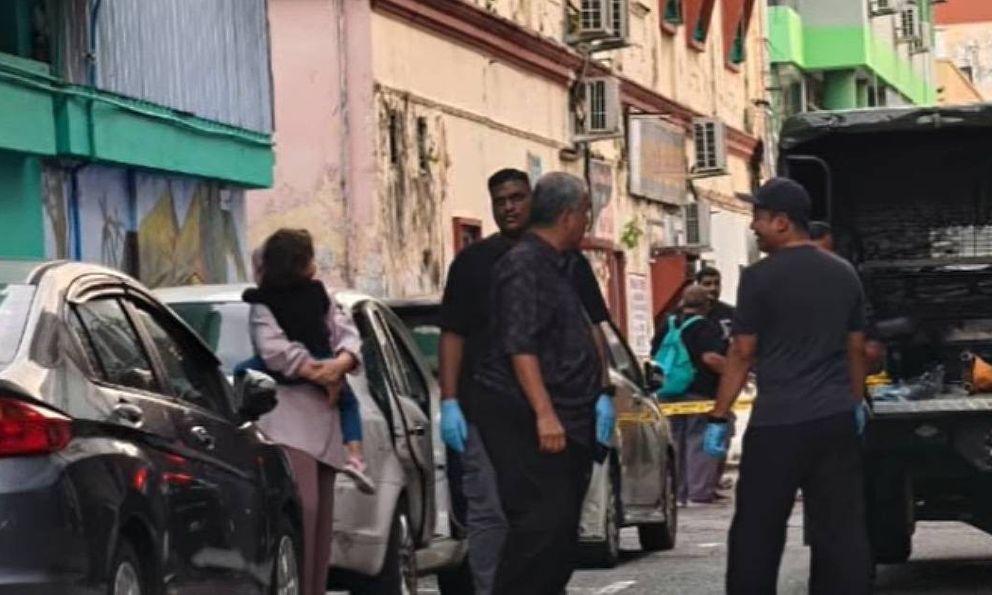 Bé trai 2 tuổi tử vong vì bị mẹ bỏ quên trong ô tô suốt cả ngày đi làm