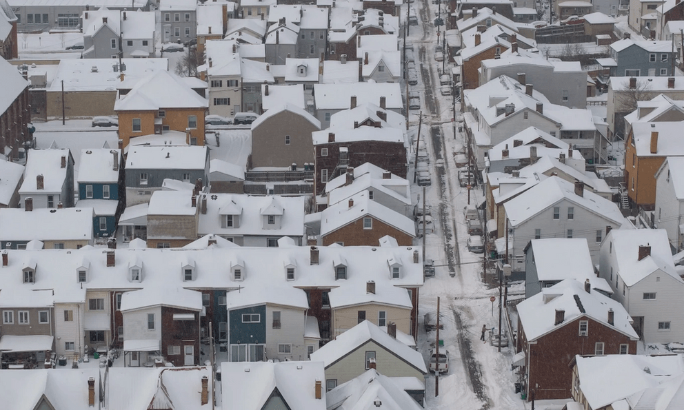Bão tuyết tàn phá nặng nề, thiệt hại hơn 100 tỷ USD: Hóa đơn năng lượng tăng sốc khiến người dân Mỹ “nghẹt thở”