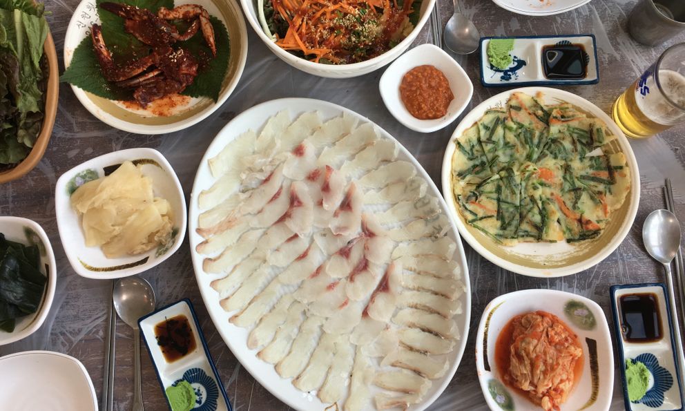 Khách Việt lặn lội sang tận Hàn Quốc để thử món đặc sản hot trên phim, nhưng 