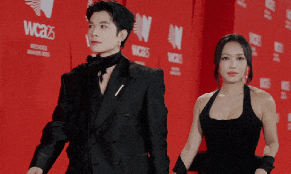 Anh Tú và Diệu Nhi không rời nửa bước tại thảm đỏ WeChoice Awadrs, gấp đôi visual hoá ra là thế này! 