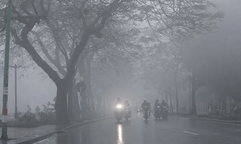 Miền Bắc sắp đón đợt không khí lạnh mới, sương mù bao phủ, nồm ẩm kéo dài