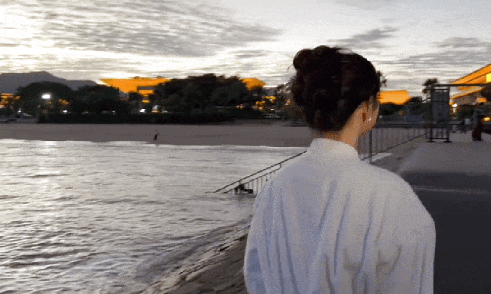 Lần đầu có phim ngôn tình mới chiếu 3 ngày đã đạt 1 tỷ view, nữ chính là thiên kim tiểu thư đẹp sang quá đỗi