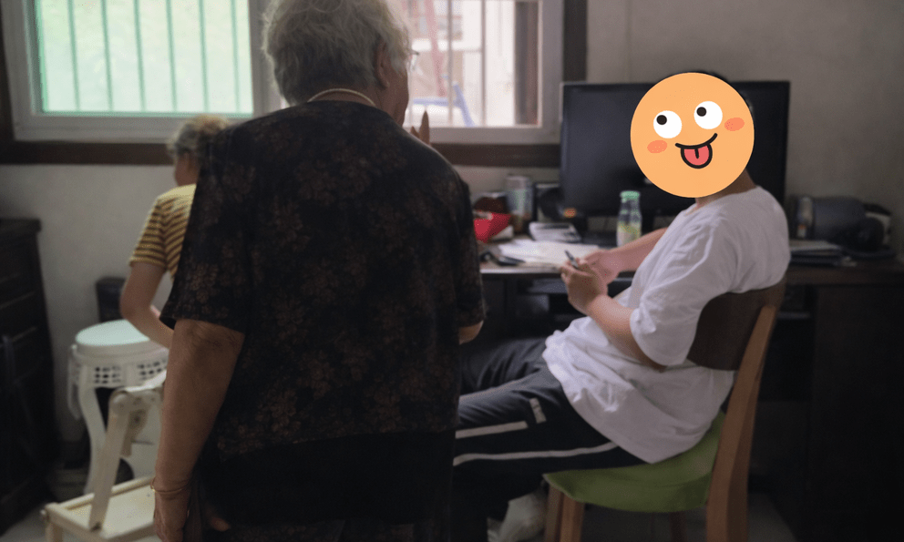 Bà nội nuôi cháu suốt 10 năm, ngày cháu đỗ ĐH còn mừng 300 triệu nhưng một câu nói của cháu lại khiến bà 