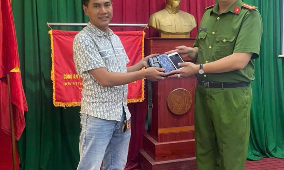 Nam thanh niên tá hỏa khi mất sạch điện thoại và túi tiền khi vừa ngủ dậy