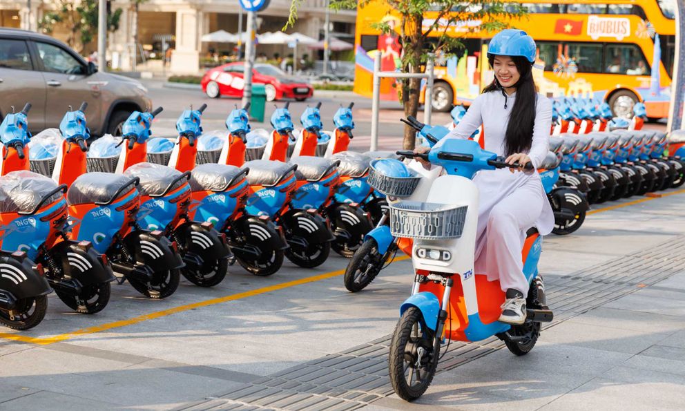 Một mô hình giao thông mới vừa xuất hiện ở TP.HCM, người dân hào hứng trải nghiệm trong ngày đầu ra mắt