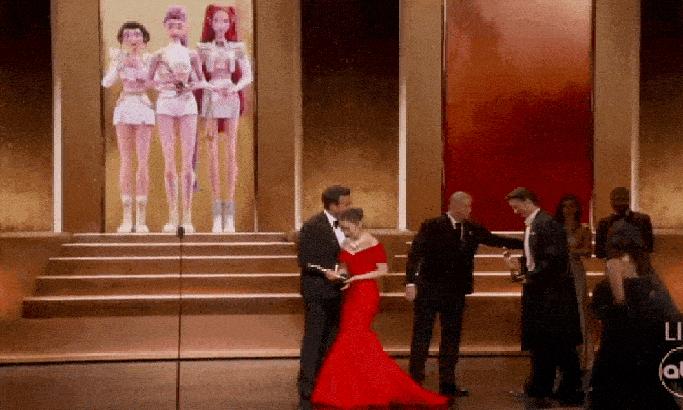 Phim Hàn là niềm tự hào của cả nước: 325 triệu người xem vô địch thế giới, nhận điểm cao ngất từ giới phê bình