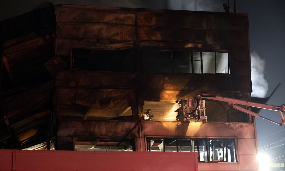 Thảm kịch cháy nhà máy tại Hàn Quốc: 10 thi thể được tìm thấy, nhiều nạn nhân không thể nhận dạng và còn mất tích 