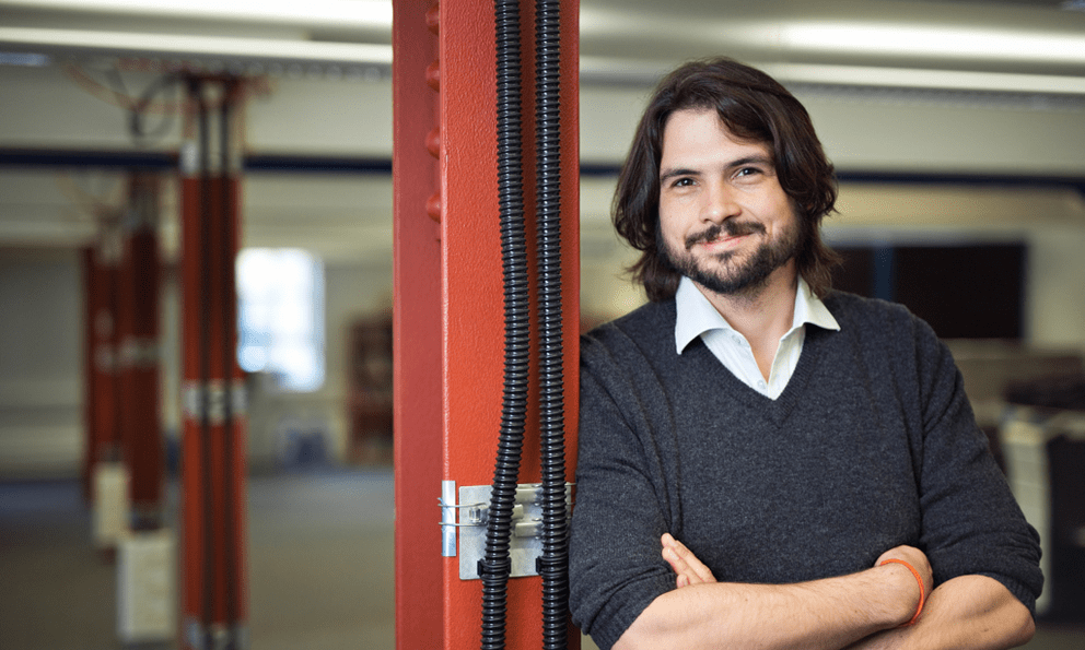 Chuyện thật như đùa: Tiến sĩ Đại học Cambridge được mời phản biện… chính bài báo của mình