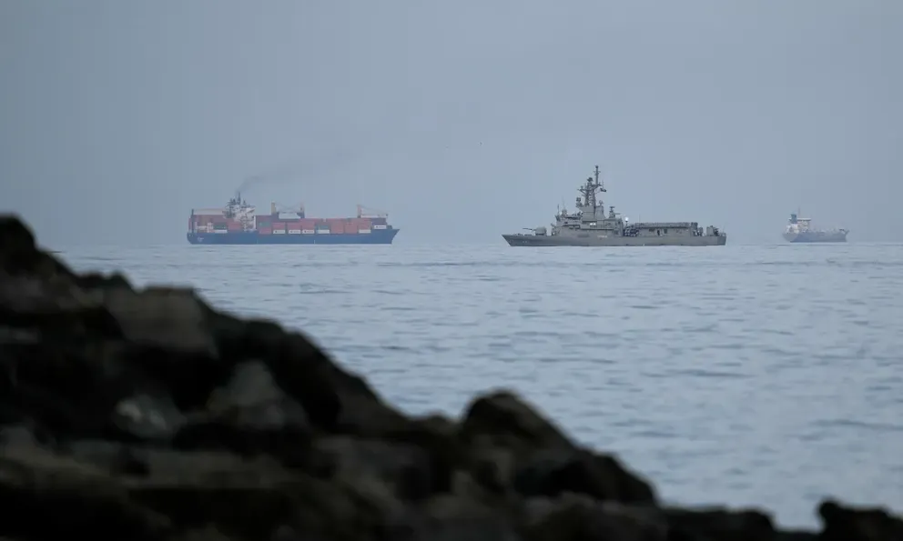 Iran chặn 2 tàu Trung Quốc, không cho đi qua eo biển Hormuz