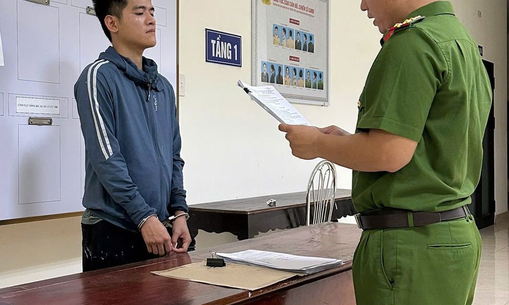 Bắt tạm giam Phan Gia Huy sau giao dịch 499.999.999 đồng