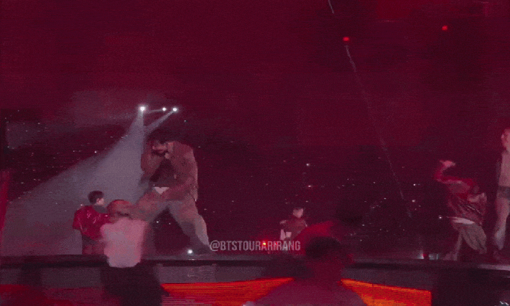 BTS đỉnh quá rồi: Vừa đổ bộ rạp Việt đã chiếm top 1 doanh thu, nhân phẩm tốt lắm mới mua được vé