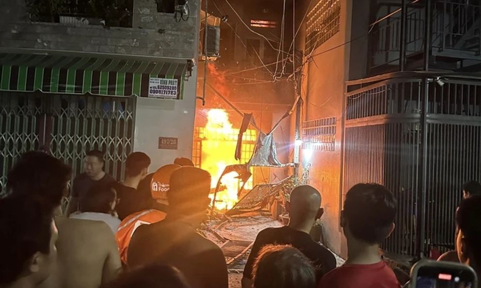 Cháy nhà trọ ở TP.HCM, 7 người thương vong