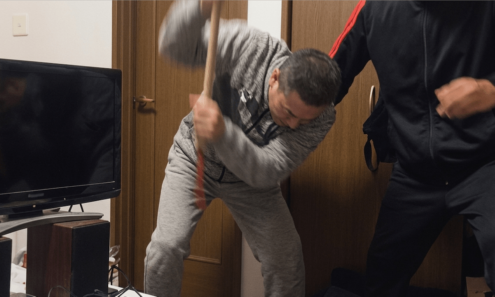 Bố đập máy chơi game để ép con học: Con đỗ đại học xịn nhưng viết thư từ chối quyền thừa kế rồi cắt đứt quan hệ