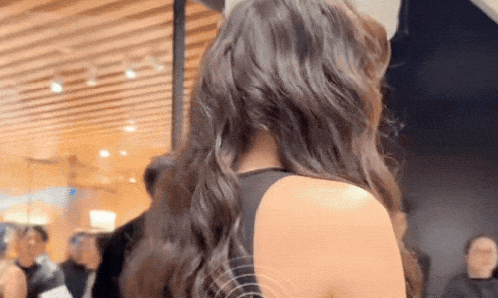 Duy nhất mỹ nhân Việt này được đọ sắc với Taylor Swift, vừa xuất hiện 