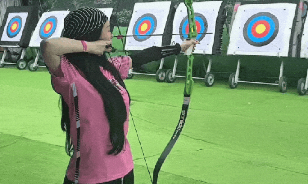 Cô gái được báo Thái khen 