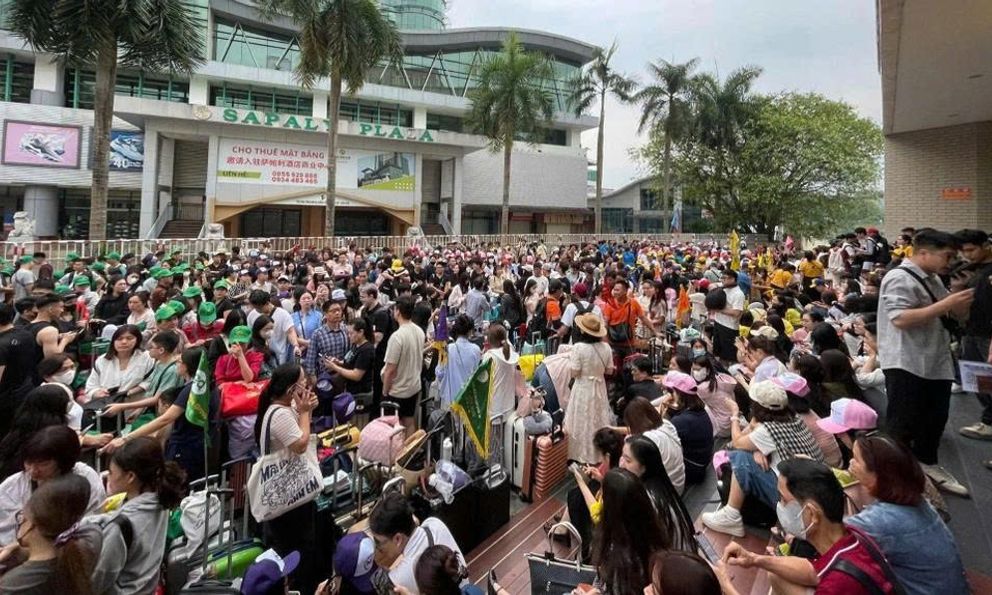 Cả Việt Nam rủ nhau đi Trung Quốc: Cửa khẩu đón nửa triệu khách, áp đảo 40% thị phần tour quốc tế