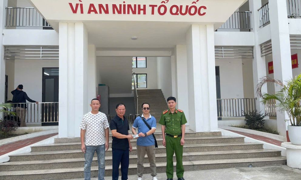 Người đàn ông SN 1987 chuyển khoản thành công 250 triệu đồng, bên nhận tiền kiểm tra tài khoản sau đó lập tức trình báo công an