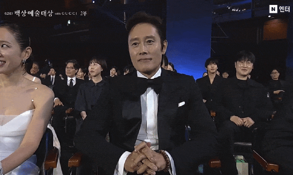 Viral nhất Baeksang 2026: Lee Byung Hun tỏ thái độ khi Son Ye Jin thắng giải thưởng lớn
