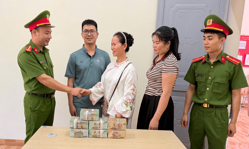 Công an điều tra giao dịch 2.9 tỷ đồng gửi tới tài khoản của Lường Thị Loan SN 1989: Một người phụ nữ cách 1.800km được mời đến làm việc