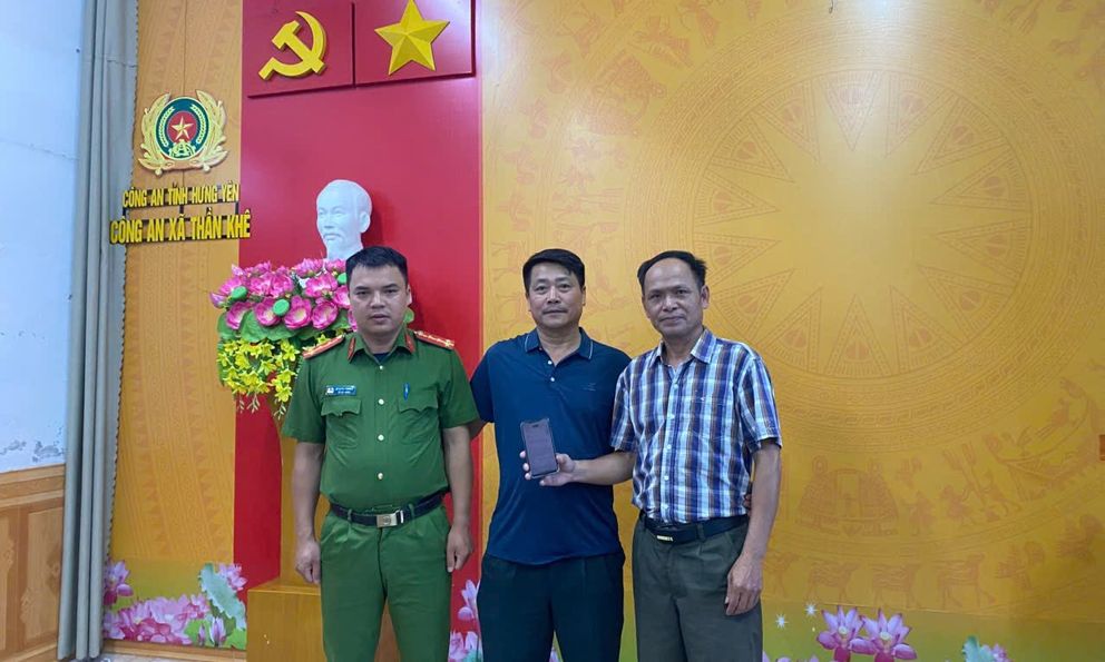 Công an xác minh giao dịch chuyển khoản 404.200.000 đồng từ tài khoản của ông Vũ Xuân Khang
