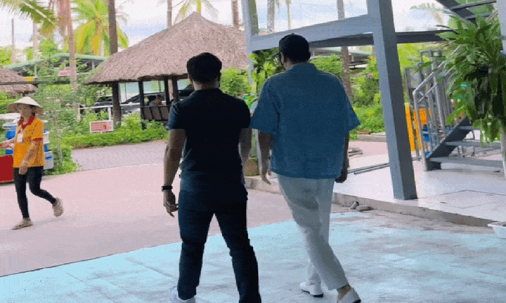 Mỹ nam Việt đẹp đến mức như hoàng đế bước ra từ lịch sử, đến giọng nói cũng cao sang hơn người