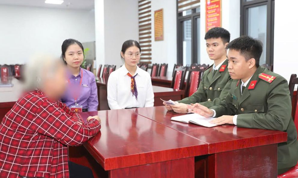 Nhận cuộc gọi từ người lạ suốt 12 ngày khiến người phụ nữ Bắc Ninh suýt chuyển khoản 450 triệu đồng để 