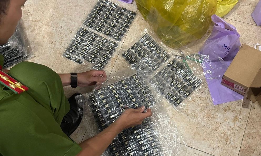 Phá đường dây bán thuốc lá điện tử chứa chất ma túy gây ảo giác mạnh: Bí ẩn người phụ nữ tên 