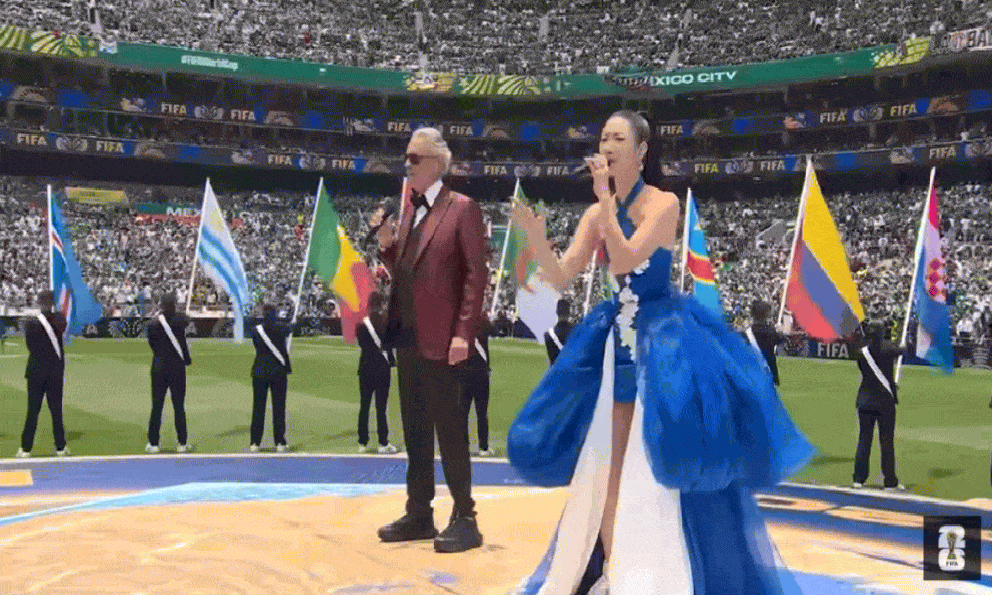 Lisa diễn World Cup ồn ào tranh cãi nhưng giọng ca này lại được khen hết lời!