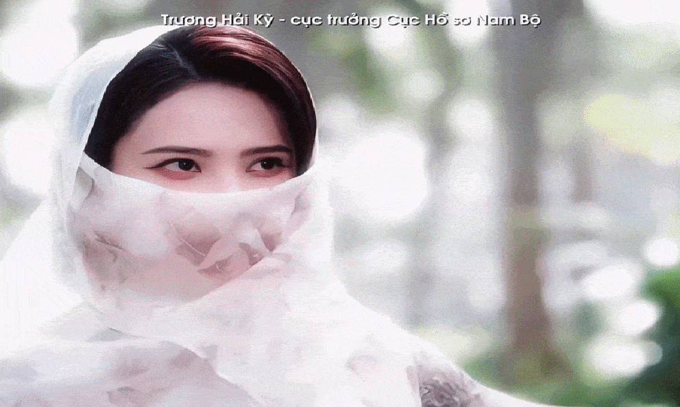 Nhìn dung nhan này mới hiểu “phong tình vạn chủng” là gì: Vừa lả lơi vừa sang chảnh, ngũ quan hoàn hảo không tỳ vết