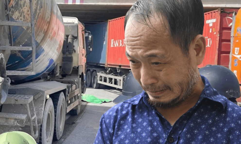 Bố nữ sinh 15 tuổi nghi bị tài xế xe bồn cố tình cán tử vong bật khóc: 