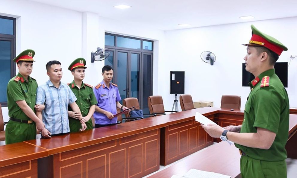Phê chuẩn lệnh bắt khẩn cấp giáo viên Trường THPT chuyên Tuyên Quang vụ điểm thi Toán