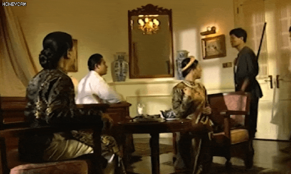 Người duy nhất đóng cả 2 bộ phim về Nam Phương Hoàng hậu: Thần thái ngút ngàn như hoàng tộc thật sự