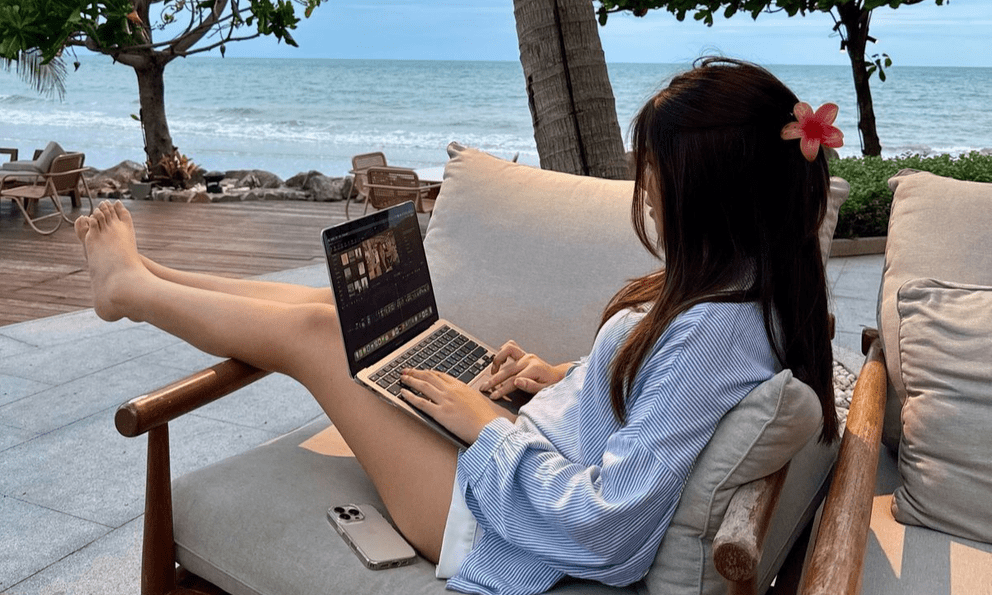 Work from anywhere là gì mà chỉ có người đi làm đủ xịn mới “đu” được?