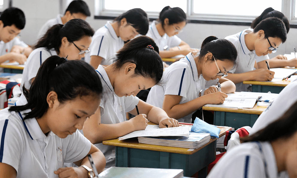 Một trường học gây tranh cãi vì kế hoạch nghỉ hè: Yêu cầu học sinh học từ 8h đến 22h, phụ huynh phải trực lớp