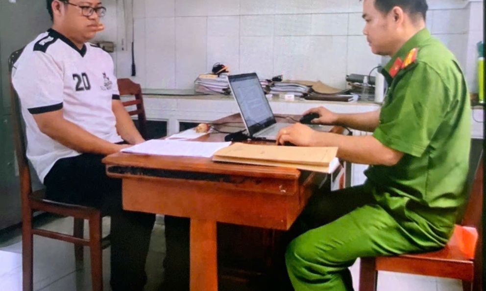 Người đàn ông chuyển hơn 1,3 tỷ đồng qua 28 tài khoản để xin việc vào Bách Hóa Xanh: Bắt tạm giam Đặng Quang Vinh SN 1997