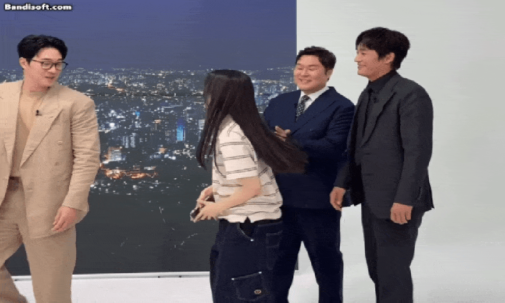 Mỹ nhân tuyệt đẹp được 3 ông lớn số 1 showbiz để mắt: Thua thiên thần mỗi đôi cánh, đang viral cả tuần trời