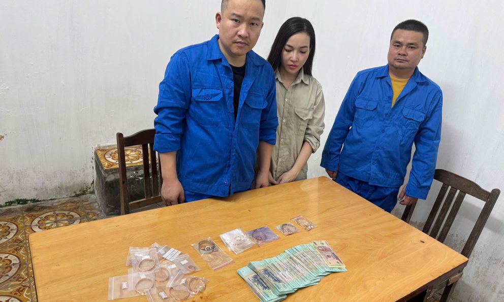 Khám xét căn hộ của Sùng Thị Hoản SN 2000, thu giữ hơn 1,3 kg vàng: Hé lộ chiêu lừa khiến nhiều tiệm vàng sập bẫy