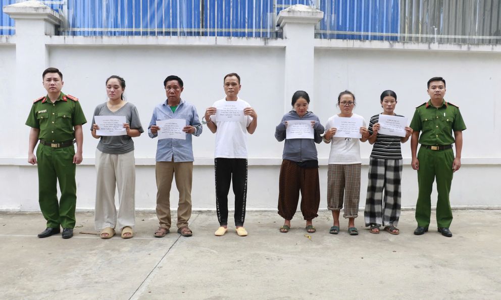 Sập bẫy 