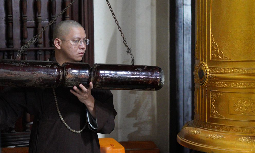 5 giờ sáng 27/7, hơn 18.000 ngôi chùa cả nước đồng loạt cử 3 hồi chuông tri ân các Anh hùng liệt sĩ