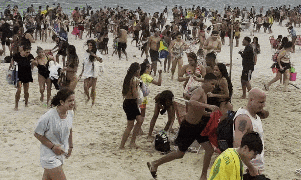 Cảnh tượng kinh hoàng ghi nhận tại một bãi biển Brazil